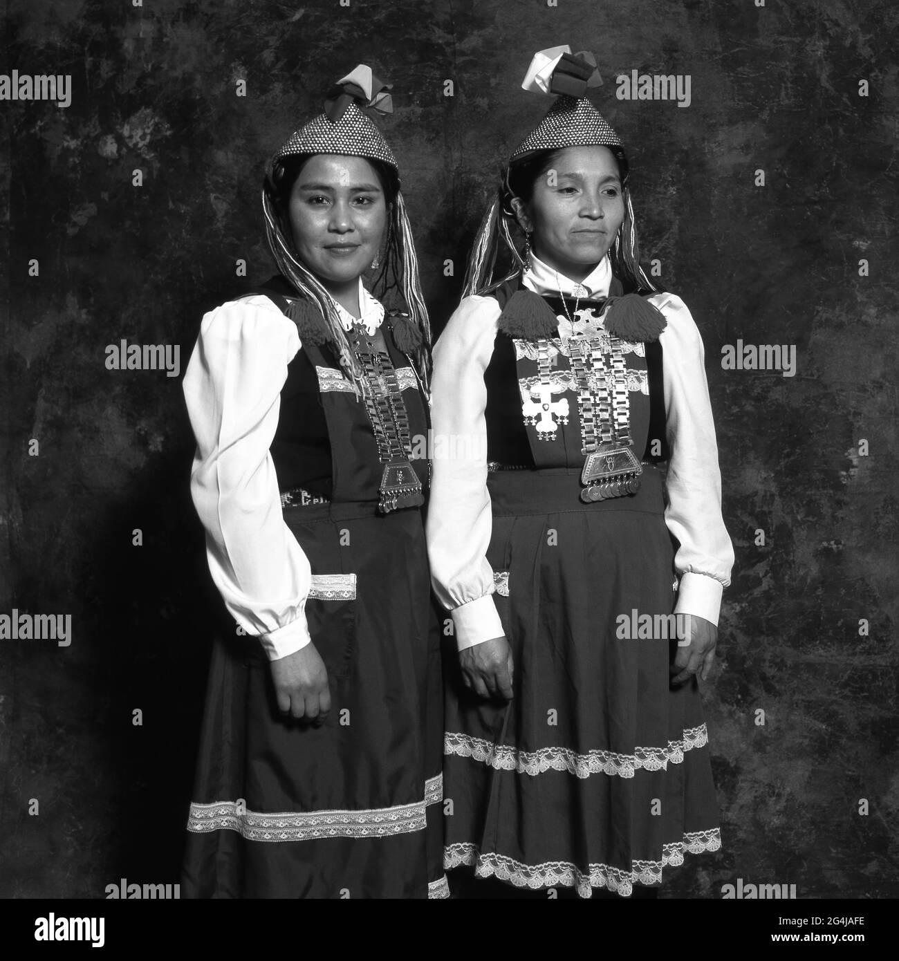 Porträt zweier Mapuche-Frauen. Stockfoto