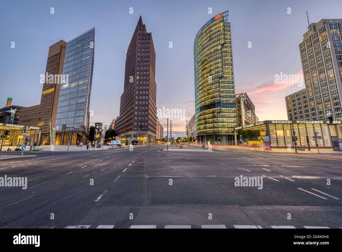 BERLIN, DEUTSCHLAND - 09. Juni 2021: Der Potsdamer Platz ist das Symbol des modernen, wiedervereinigten Berlins Stockfoto