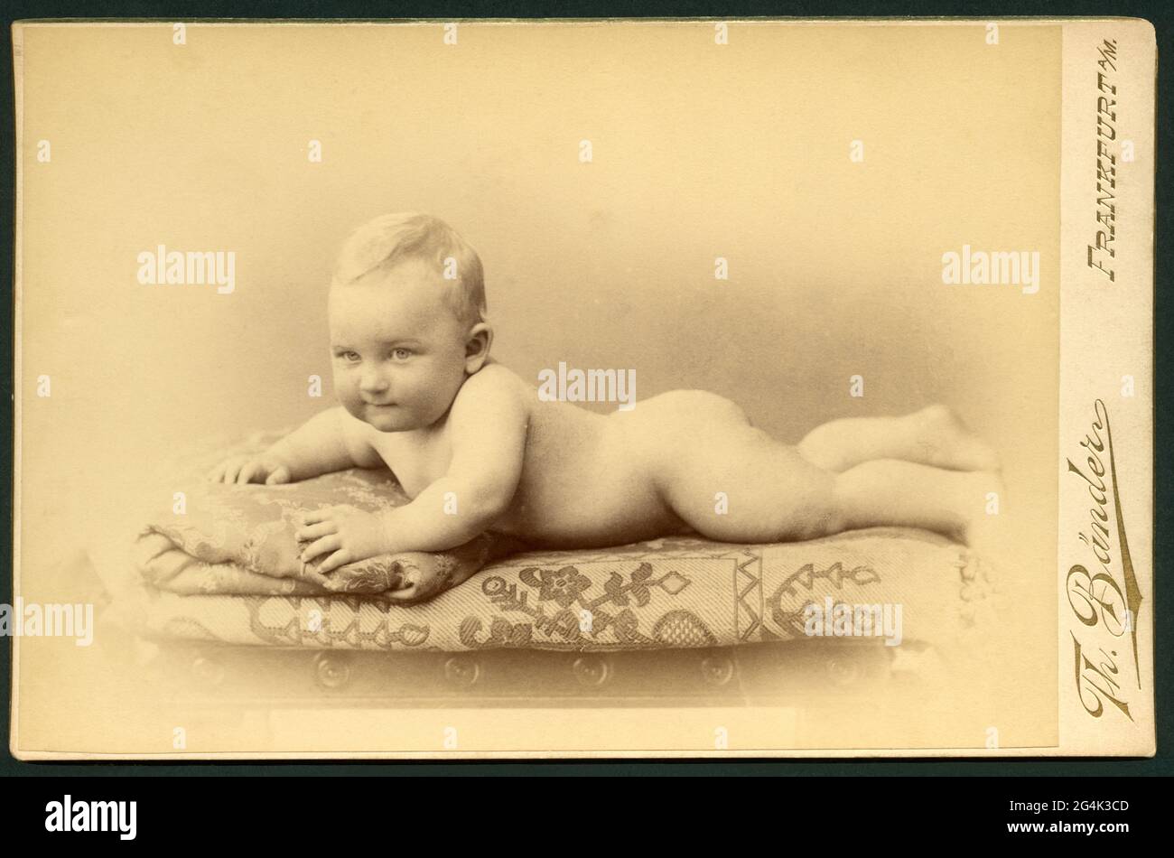 Deutschland, Hessen, Frankfurt am Main, Baby, Studiofoto von Theod. Bänder (Baender), 1898. , ADDITIONAL-RIGHTS-CLEARANCE-INFO-NOT-AVAILABLE Stockfoto