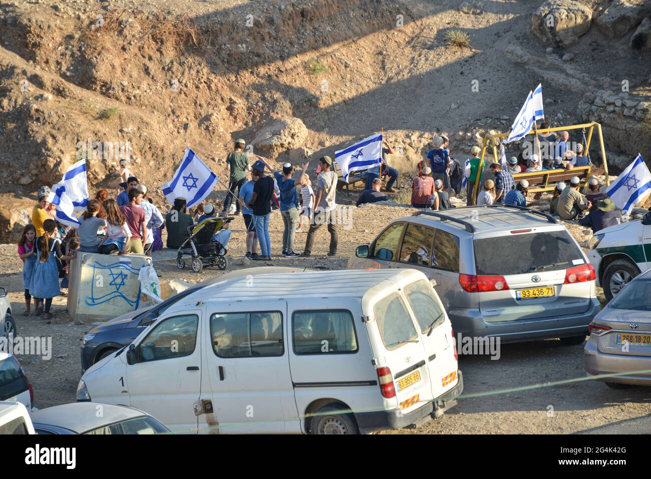 Ein el Hilwe, Westjordanland. Juni 2021. Protest in ein el Hilwe während der gleichzeitigen 14 Märsche religiöser jüdischer Siedler im Westjordanland gegen den „illegalen“ arabischen Bau in Area C, North-East Jordan Valley, Israel / Palestine Credit: Matan Golan/Alamy Live News Stockfoto