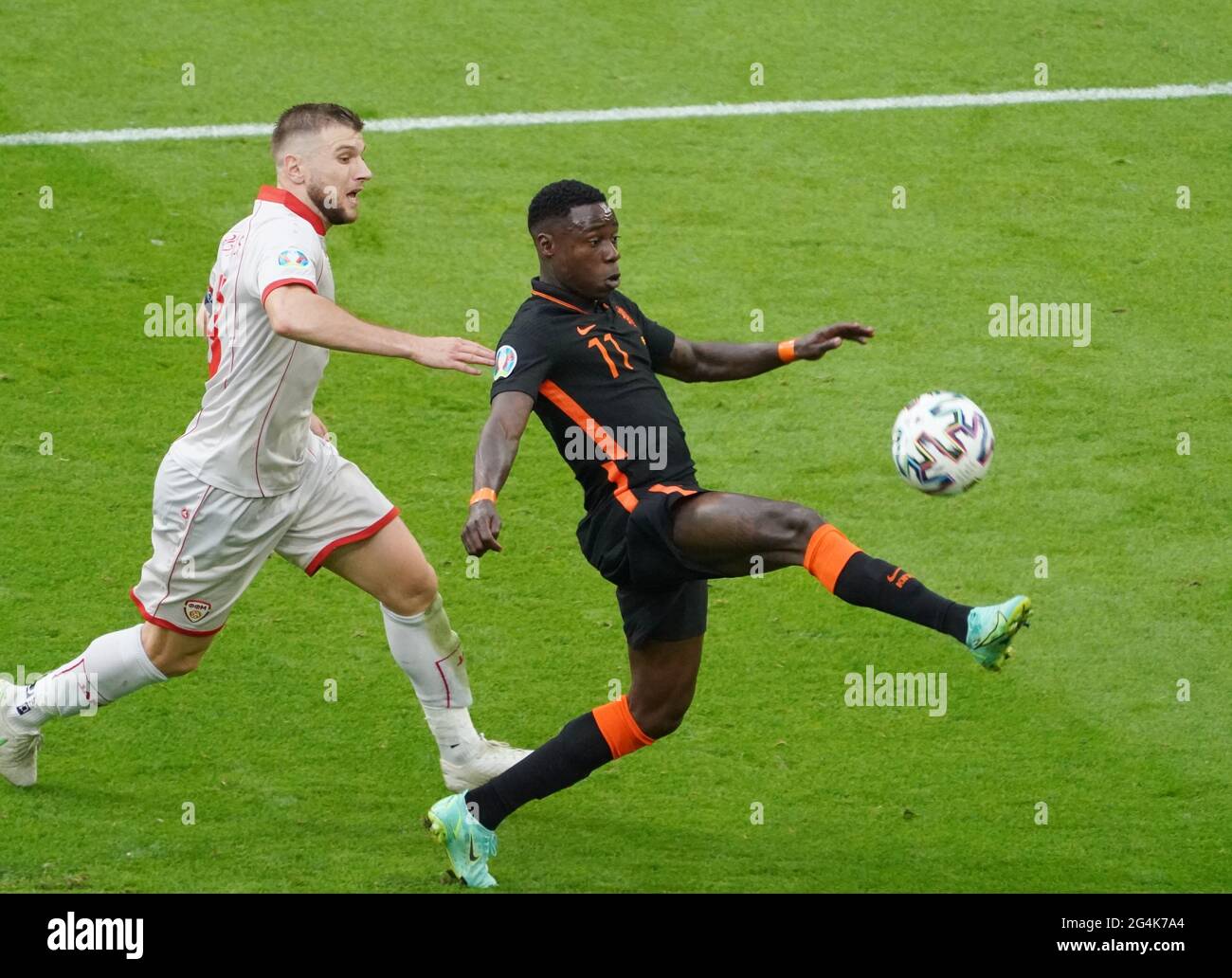 Amsterdam, Niederlande.21. Juni 2021. Quincy Promes aus den Niederlanden während des UEFA EURO 2020 Gruppe C Fußballspiels zwischen Nord-Mazedonien und den Niederlanden am 21. Juni 2021 in der Johan Cruijff Arena in Amsterdam. Foto von SCS/Soenar Chamid/AFLO (HOLLAND OUT) Stockfoto