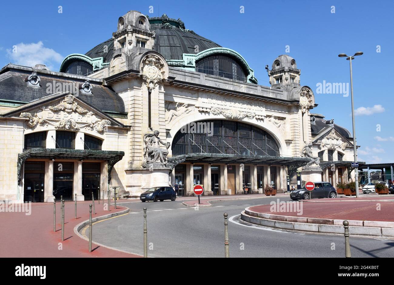 Limoges-Bénédictins Bahnhof, ein fantastisches Gebäude, hauptsächlich im Beaux-Arts-Stil, mit neo-byzantinischen und Louis-Seize Elementen, Limoges, Frankreich Stockfoto