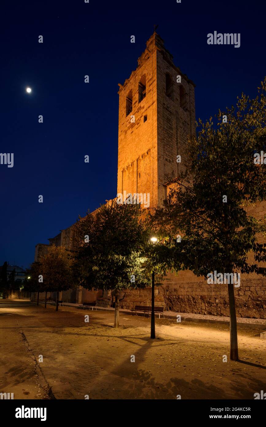 Kloster Sant Cugat del Vallès bei Nacht (Barcelona, Katalonien, Spanien) ESP: Monasterio de Sant Cugat del Vallès de noche (Barcelona, Cataluña, España) Stockfoto