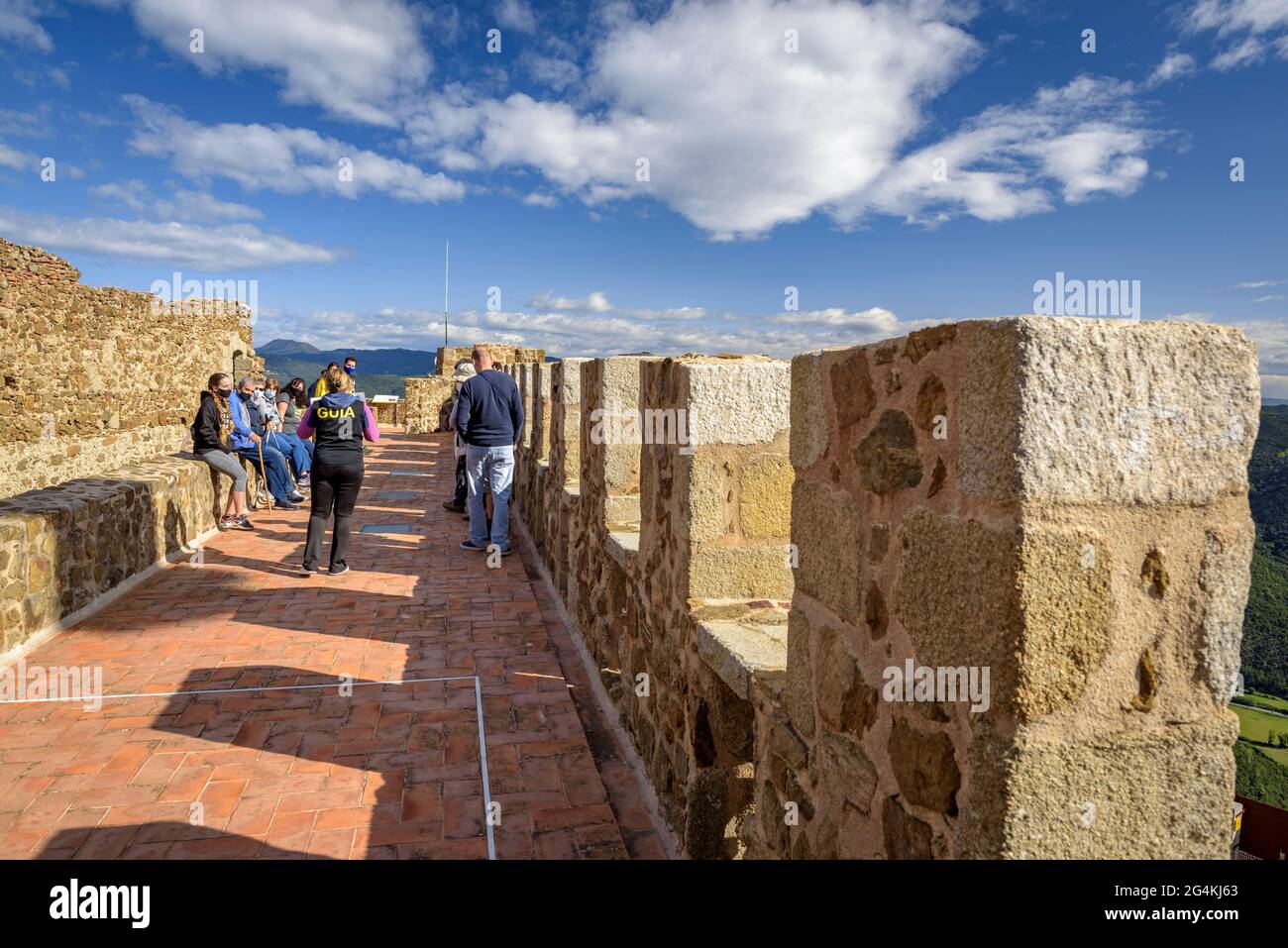 Besuch der Montsoriu Burg. Aussichtspunkt auf dem Dach der Burg (Arbúcies, Girona, Katalonien, Spanien) ESP: Visita al castillo de Montsoriu. Azotea Stockfoto