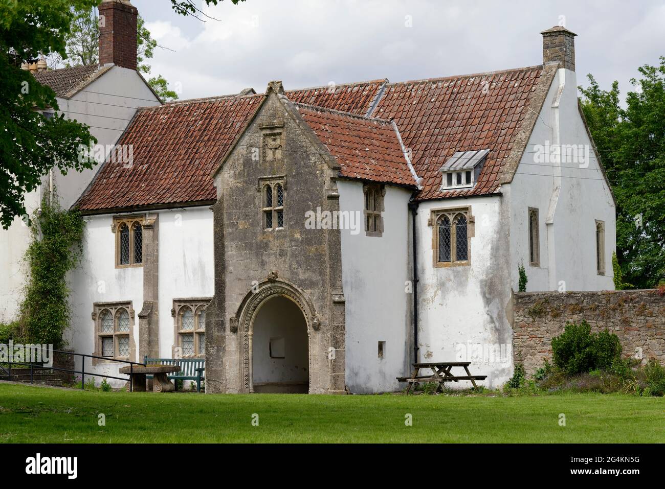 Grade I verzeichnet ehemaliges Priest's House aus dem 15. Jahrhundert, St Andrews Church, Congresbury, Somerset Stockfoto