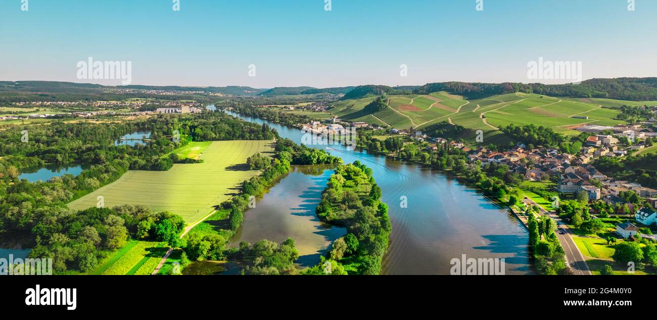 Luftaufnahme der Mosel zwischen Luxemburg und Deutschland. Stockfoto