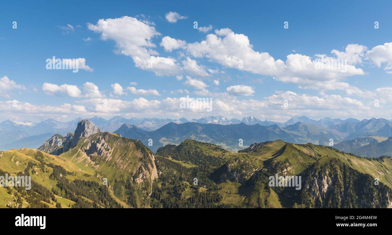 Naturpark Gantrisch mit Stockhorngipfel und Stüssligrat, Panorama, Kanton Bern, Berner Oberland, Berner Alpen, Schweizer Alpen, Schweiz Stockfoto