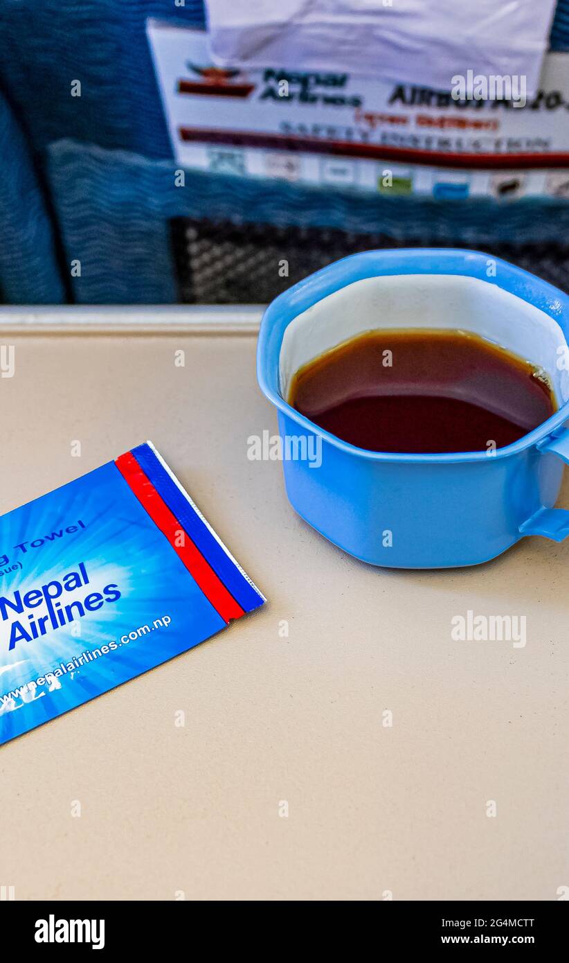 Kathmandu Nepal 21. Mai 2018 Kaffee und Servietten im Flugzeug von Nepal  Airline Stockfotografie - Alamy