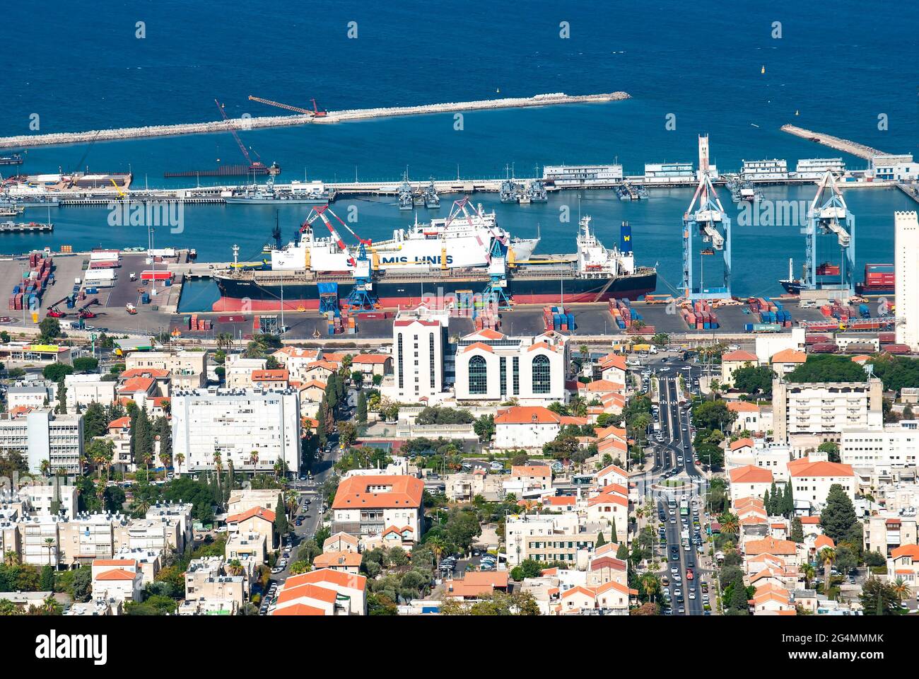 Frachtschiffe das ganze Jahr über. Es ist der größte internationale Seehafen in Israel Stockfoto