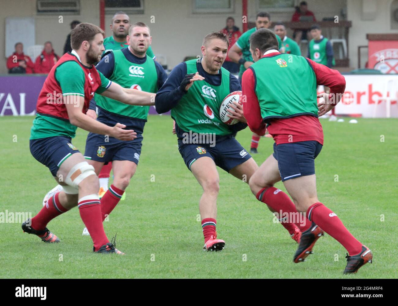 Chris Harris (Mitte) der britischen und irischen Lions während der Trainingseinheit im Stade Santander International in Saint Peter, Jersey. Bilddatum: Dienstag, 22. Juni 2021. Stockfoto