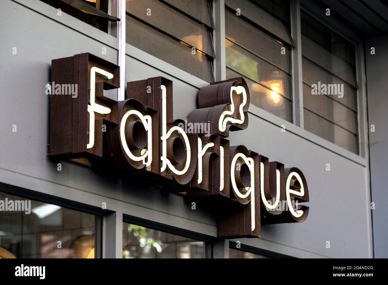 Schild für die schwedische Bäckerei Fabrique in Seven Dials, Covent Garden, London, Großbritannien Stockfoto