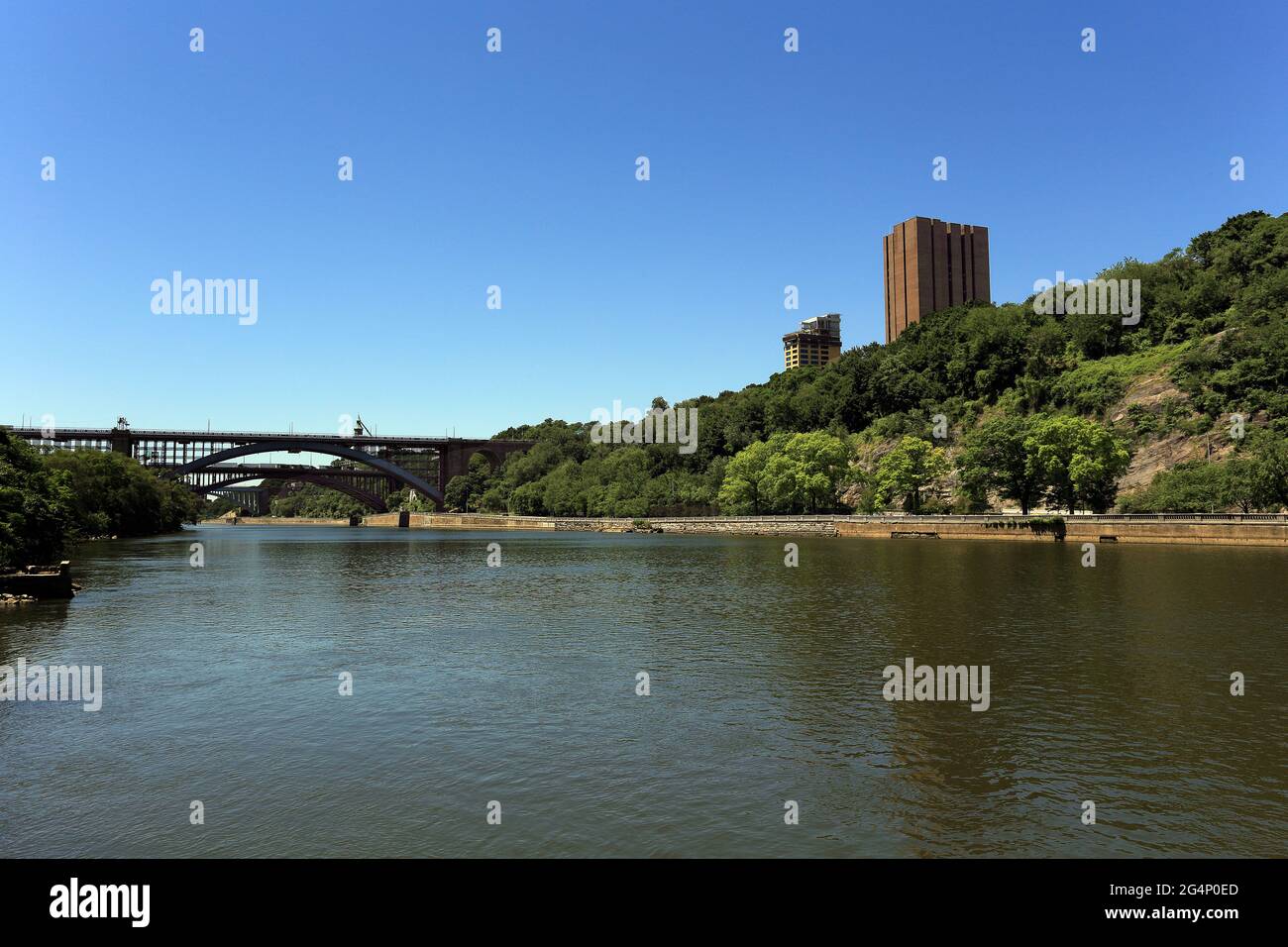 Harlem River entlang Roberto Clemente State Park Bronx, New York City Stockfoto