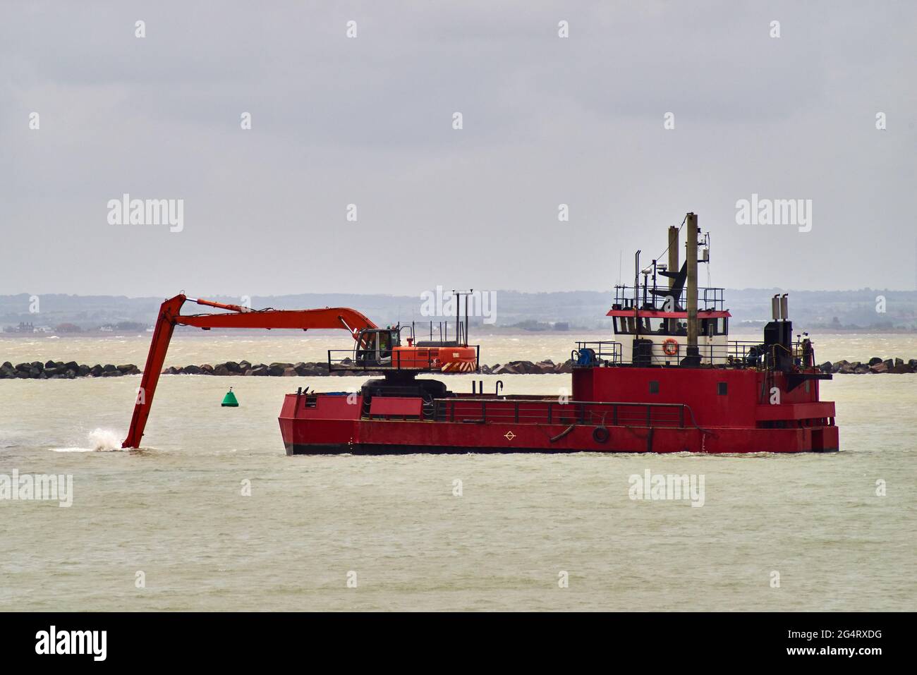 Ein Bagger auf einem Baggerschiff Stockfoto