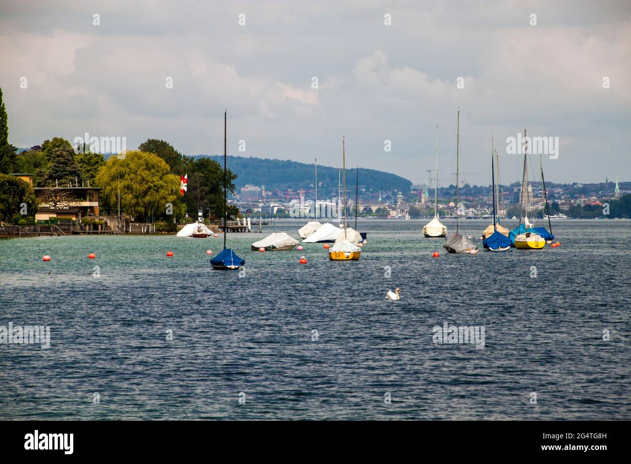Lake zurich boat -Fotos und -Bildmaterial in hoher Auflösung – Alamy