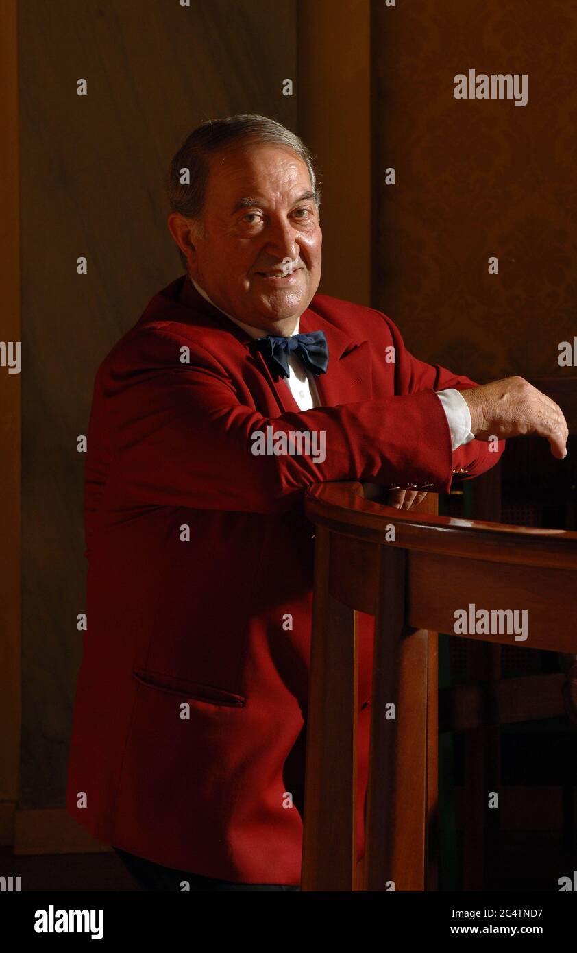 Italien,Sanremo, Casino Municipale Sanremo, Croupier Portrait Foto © Sandro Michahelles/Sintesi/Alamy Stock Photo Stockfoto