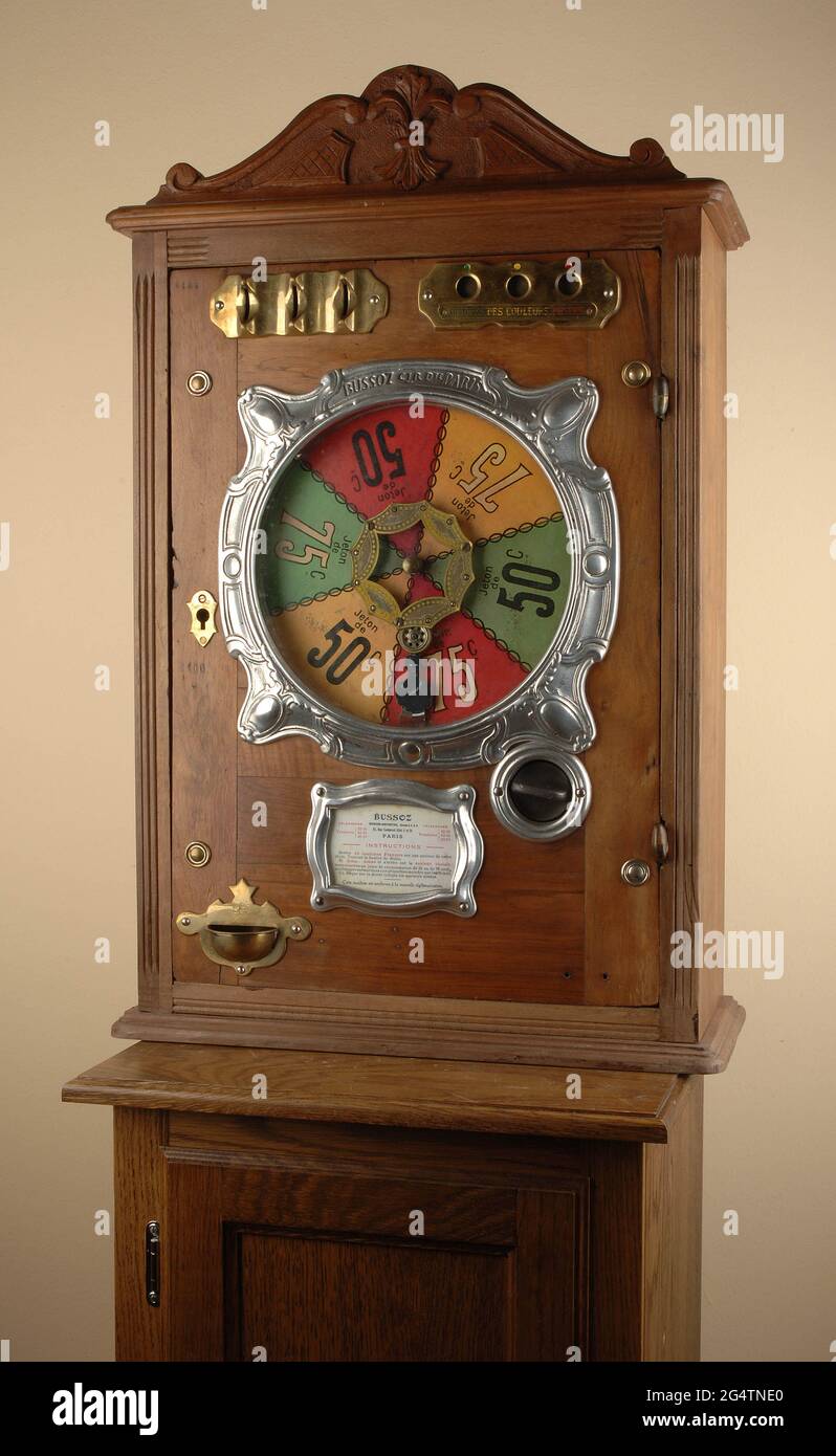 Italien, Sanremo, Casino Municipale Sanremo, alter Spielautomat Foto © Sandro Michahelles/Sintesi/Alamy Stock Photo Stockfoto