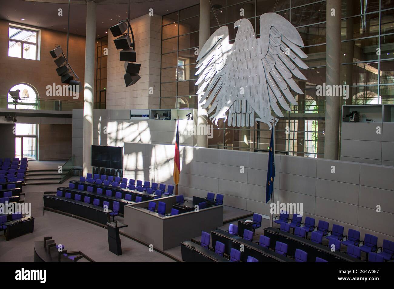 BERLIN, DEUTSCHLAND - 8. JUNI: Das Innere des Reichstages am 8. Juni 2013 in Berlin. Nach Umzug des Bundestages im Jahr 1999 Gebäude von Stockfoto