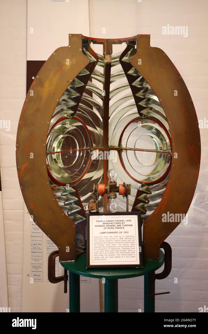 Fresnel-Linse der vierten Bestellung für die Lichthauslinse mit Lampenwechsler Stockfoto