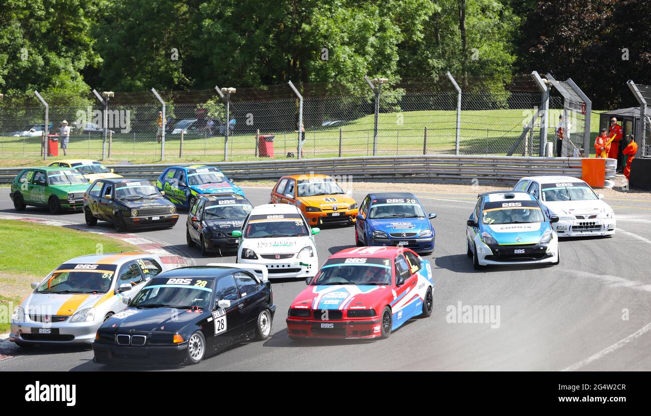 Die 750 Motor Club PBS bremst die Hot Hatch Meisterschaft in Brands Hatch, Kent, England. Juni 2021. Stockfoto