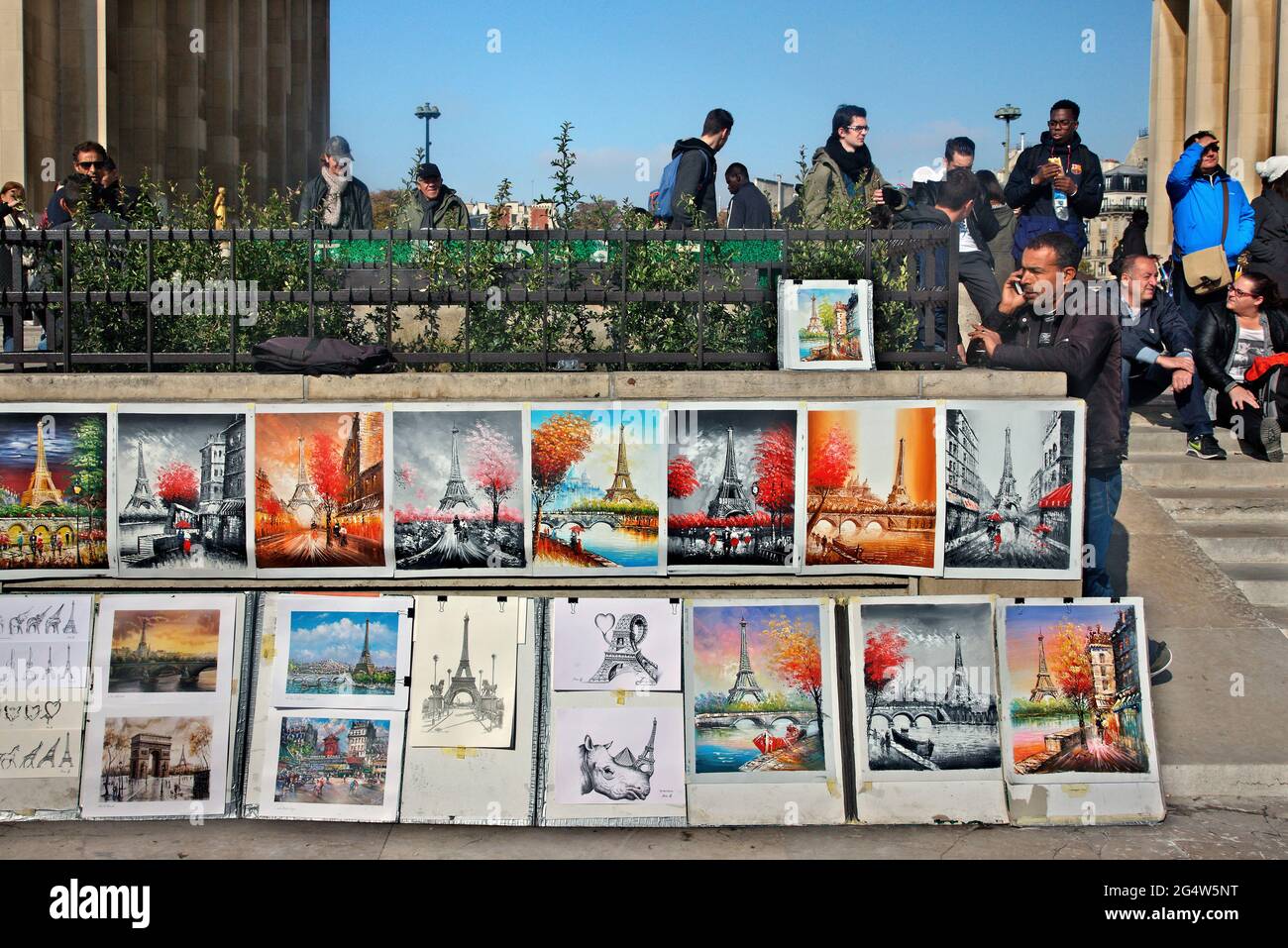 Straßenkünstler im Palais de Chaillot und den Gärten des Trocadero, Paris, Frankreich. Stockfoto