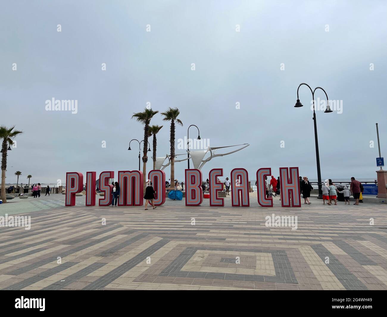 Pismo Beach, CA, USA 23. Juni 2021. Pismo Beach Pier Plaza in Pismo Beach, Kalifornien. Kredit: Marty Bicek/ZUMA Wire/Alamy Live Nachrichten Stockfoto