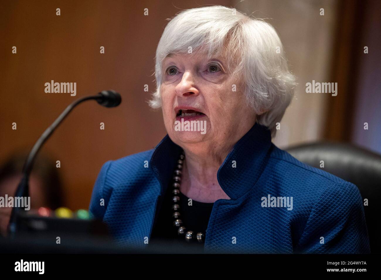 (210623) -- WASHINGTON, 23. Juni 2021 (Xinhua) -- die US-Finanzminister Janet Yellen bezeugte während einer Anhörung des Unterausschusses für die Senatsermächtigungen zum Haushaltsplan für das Geschäftsjahr 2022 für das Finanzministerium auf dem Kapitol in Washington, DC, USA, am 23. Juni 2021. (Shawn Thew/Pool über Xinhua) Stockfoto