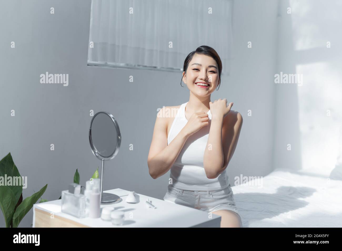 asia Mädchen Hautpflege mit glücklich mit frischen, Lifestyle und Relax-Konzept. Stockfoto