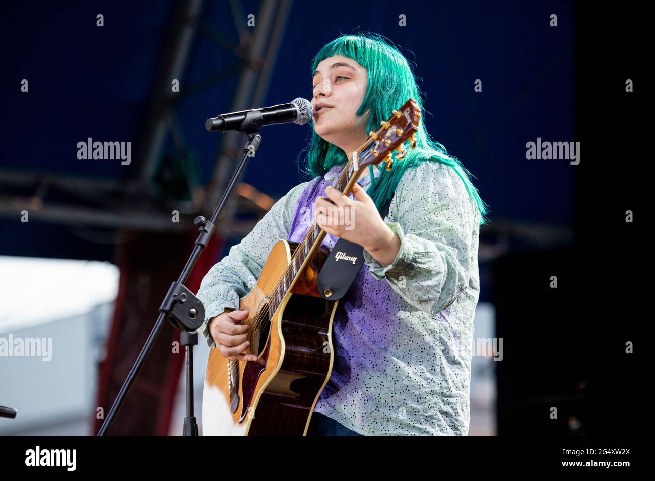 SESTO SAN GIOVANNI MAILAND, ITALIEN - 23. JUNI: Der italienische Sänger und Songwriter Casadilego tritt am 23. Juni 2021 in Sesto San Gio live in der Carroponte auf Stockfoto