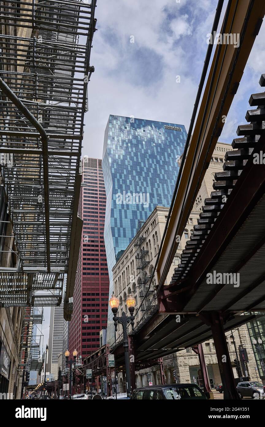USA, Illinois, Chicago: Wabash Avenue, das Gebäude der Roosevelt University, eine private Hochschule Stockfoto