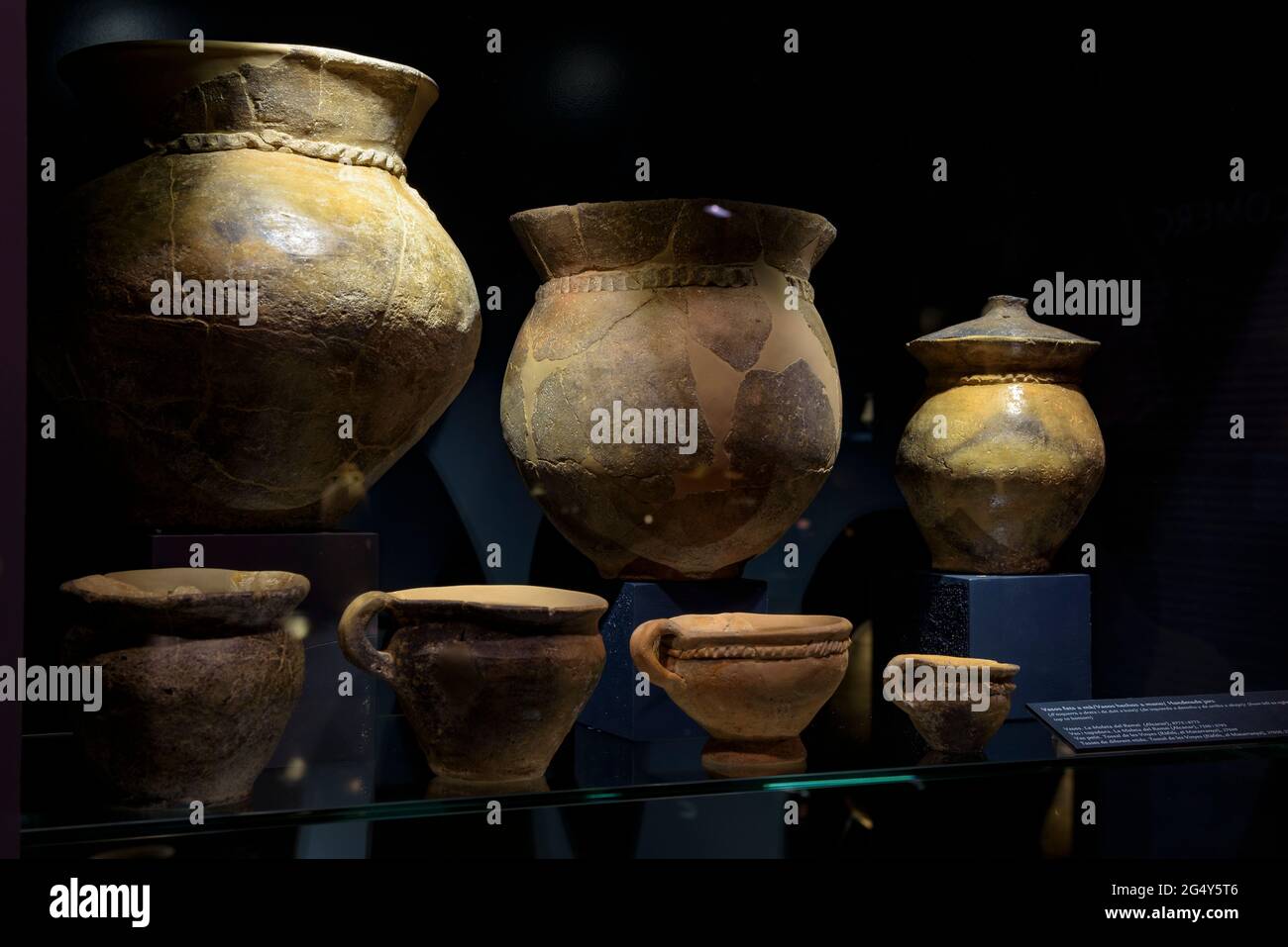 Museum Terres de l'Ebre in Amposta. Stücke aus dem iberischen Raum, von denen einige in der Siedlung Moleta del Remei (Katalonien, Spanien) gefunden wurden Stockfoto