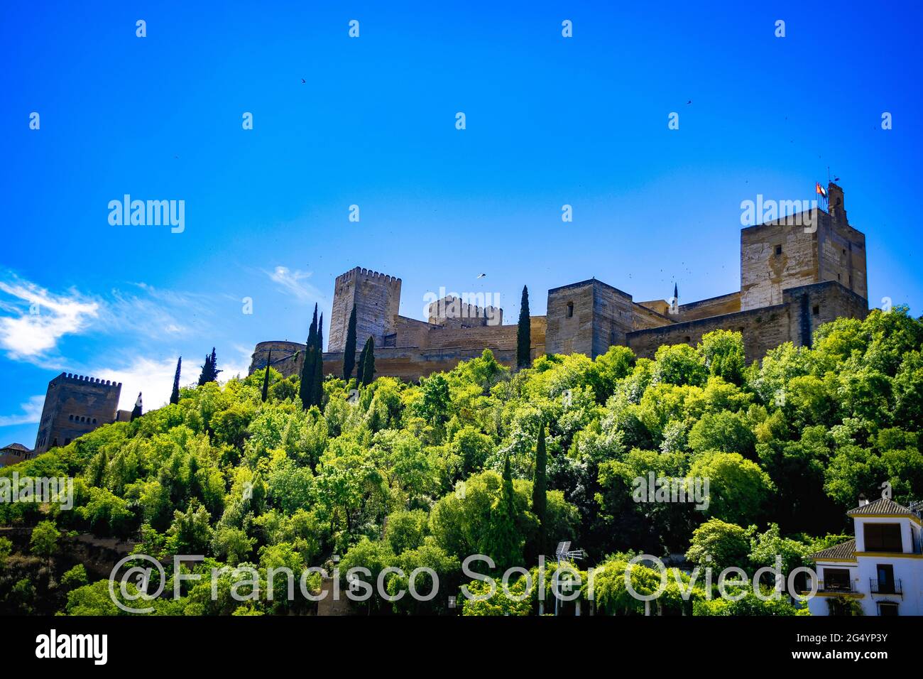 La Alhambra de Granada situada en la parte más occidental del cerro de Sabika, de planta trapezförmige Algo unregelmäßig, constituía la zona militar, Stockfoto