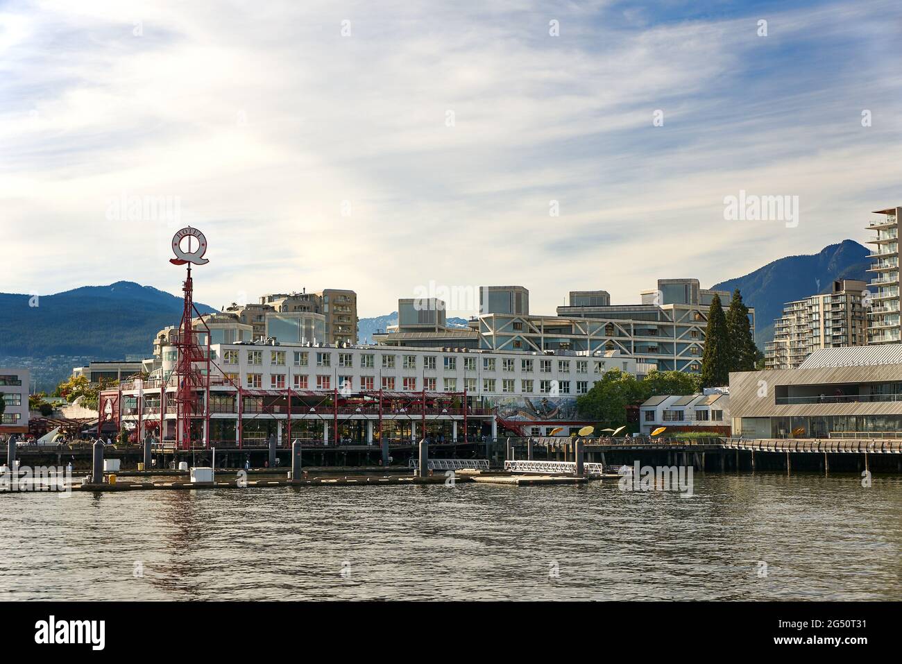 Lonsdale Quay Hotel und Marktgebäude in North Vancouver, British Columbia, Kanada Stockfoto