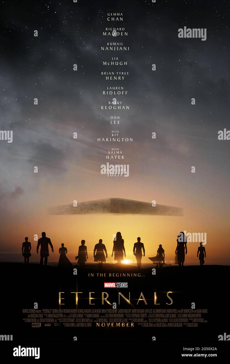 Eternals (2021) unter der Regie von Chloé Zhao mit Gemma Chan, Angelina Jolie und Salma Hayek. Die Saga der Ewigen, eine Rasse unsterblicher und alter Aliens, die auf der Erde lebten und ihre Geschichte und Zivilisationen prägten. Stockfoto