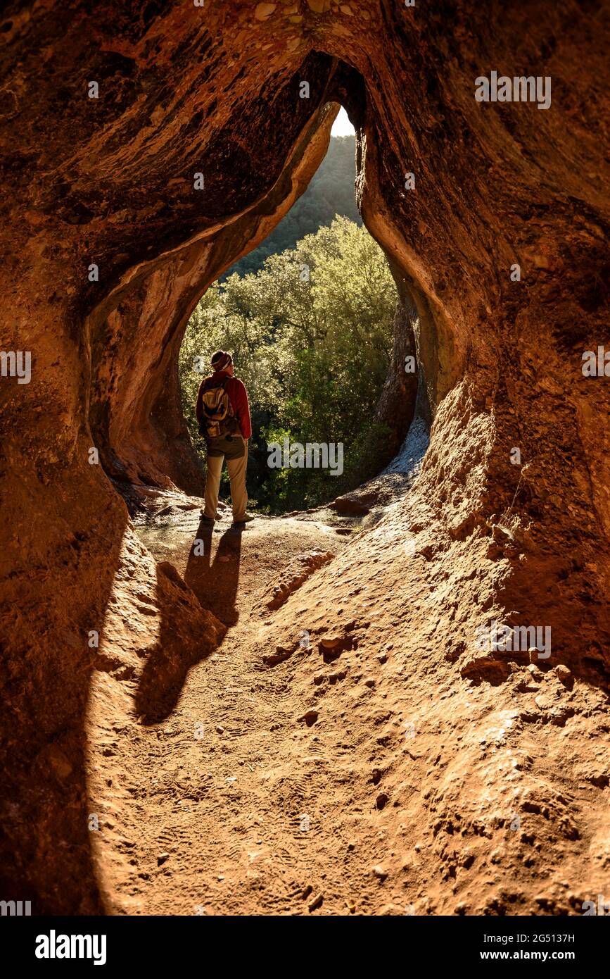 In der Höhle Simanya Petita, im Naturpark Sant Llorenç del Munt i l'Obac (Vallès Ockidental, Barcelona, Katalonien, Spanien) Stockfoto