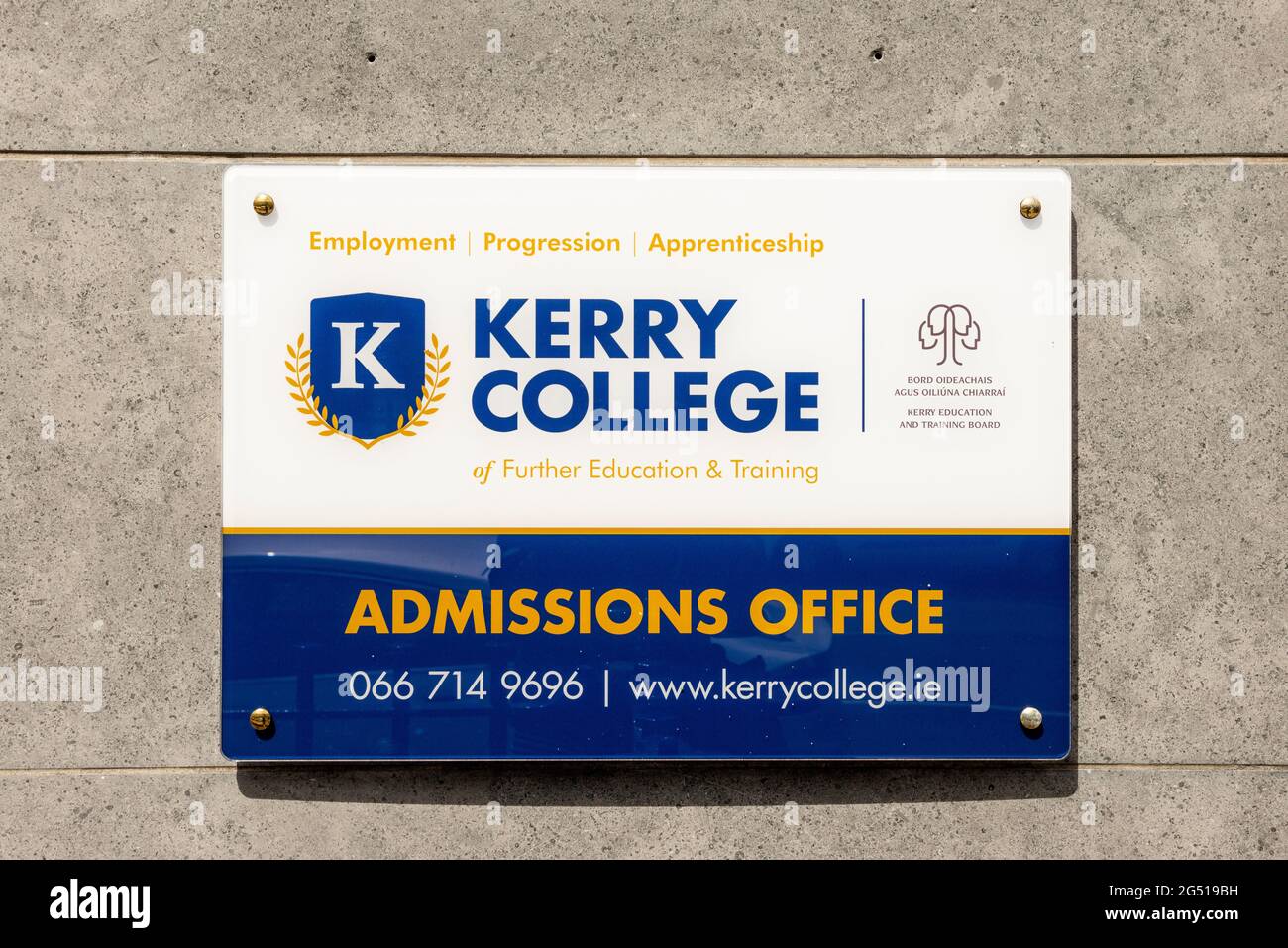 Unterschreiben Sie für das Kerry College for further Education and Training Admissions Office in Tralee, County Kerry, Irland Stockfoto