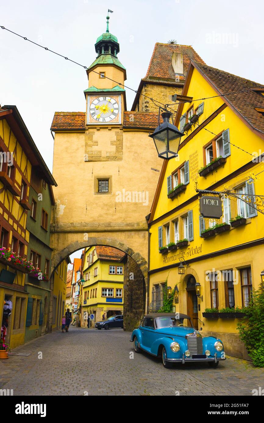 Straße in der Altstadt, Markusturm, Rothenburg ob der Tauber, Bayern, Deutschland Stockfoto