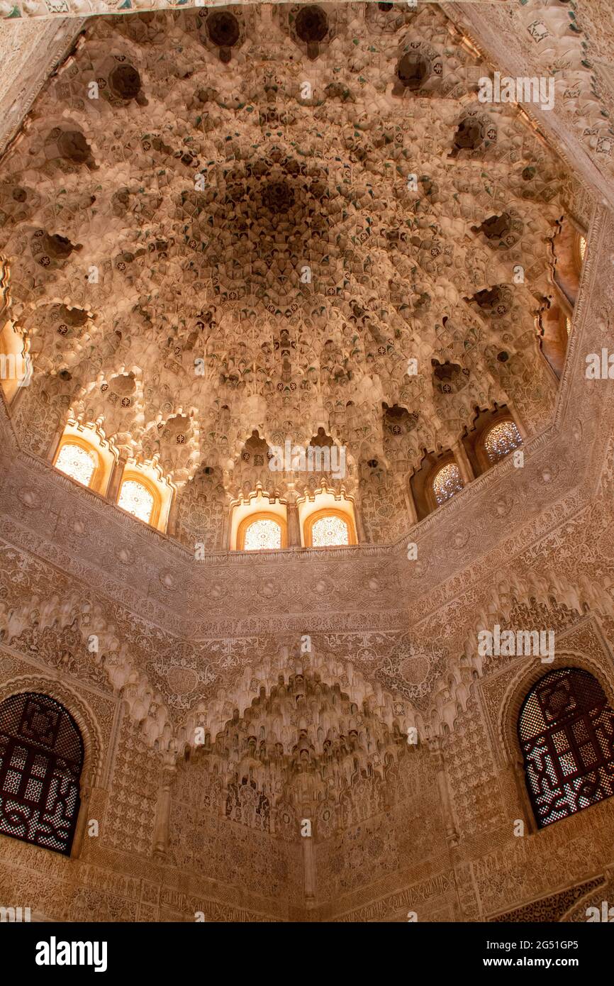 ALHAMBRA DE GRANADA La alcazaba es el recinto situado en la parte más occidental del cerro de Sabika, de planta trapezförmige Algo unregelmäßig, constituía Stockfoto