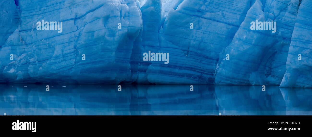 Grauer Gletscher fällt nach Lago Grey, Magellanes Region, Torres del Paine, Chile Stockfoto