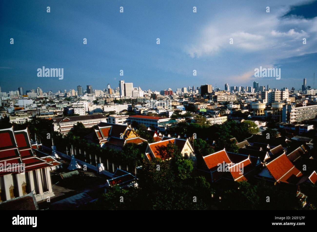 Blick auf die Stadt Bangkok vom Golden Mount, Bangkok, Thailand Stockfoto
