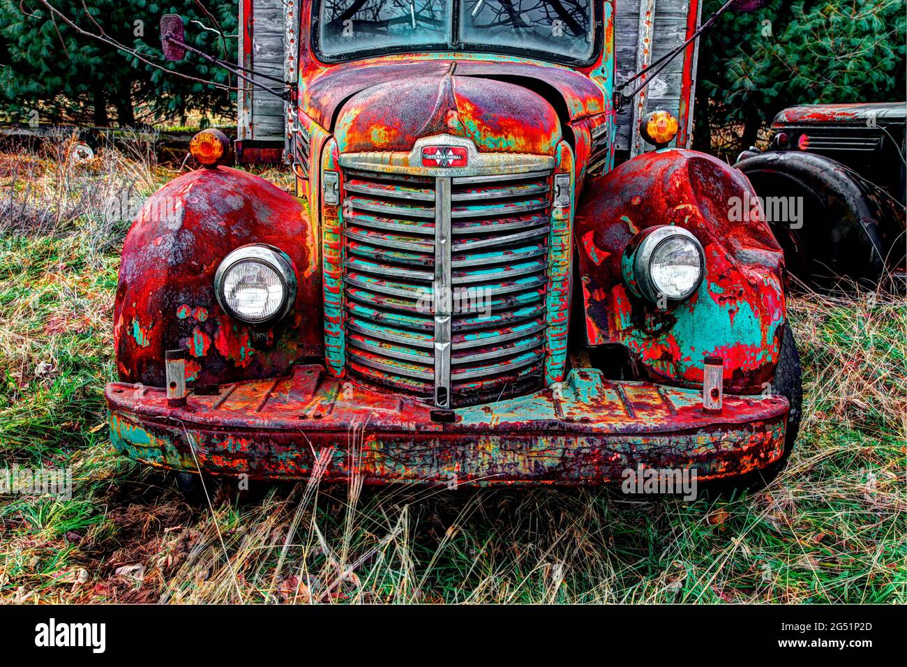 Vorderansicht eines alten verlassenen rostigen LKW, Oversiel, Michigan, USA Stockfoto