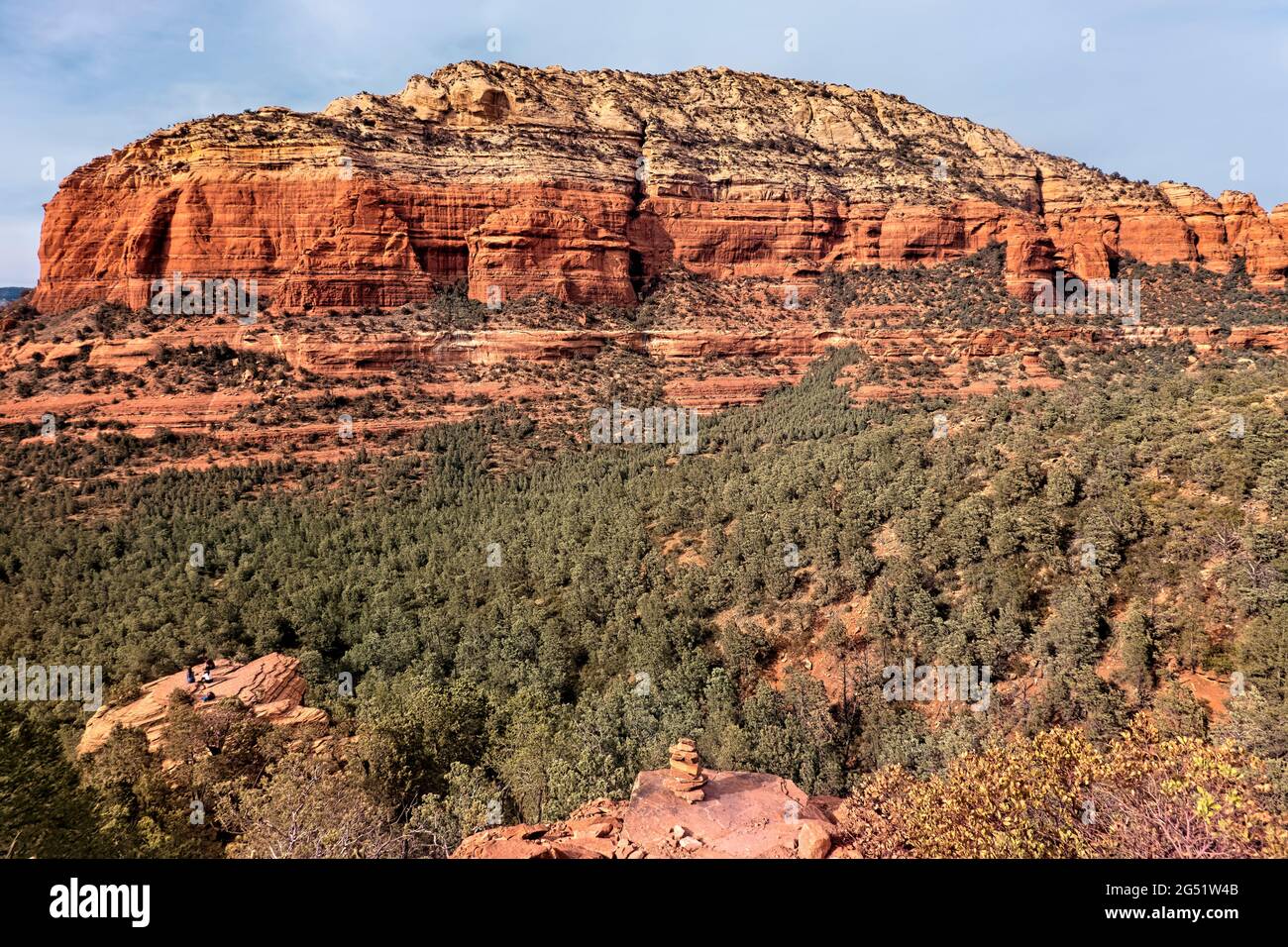 Blick auf die Wüste von der Devil’s Bridge, Sedona, Arizona, USA Stockfoto