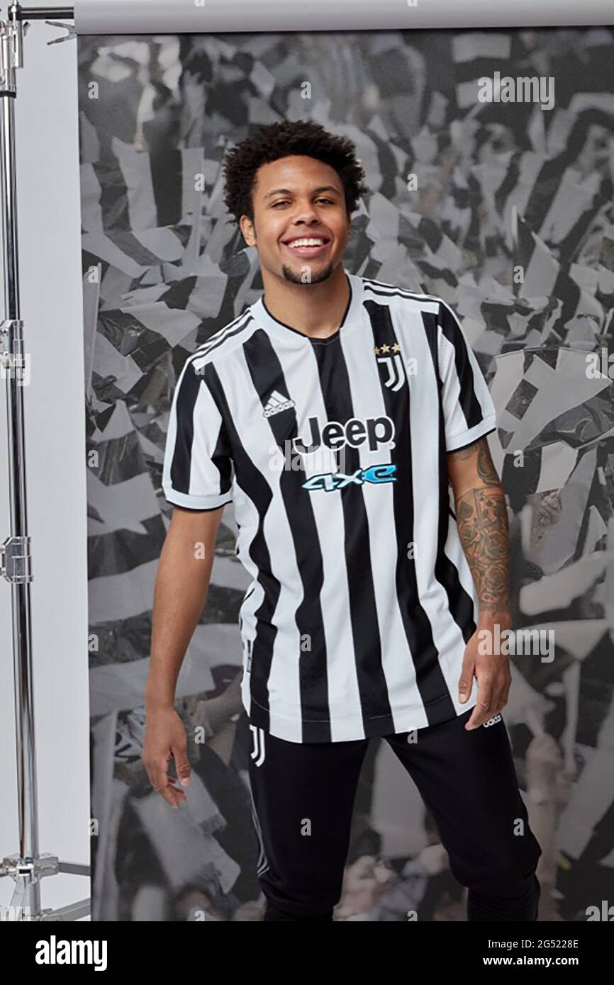 Weston McKennie, Juventus Turin, im Trikot der Saison 2021/2022 Stockfoto