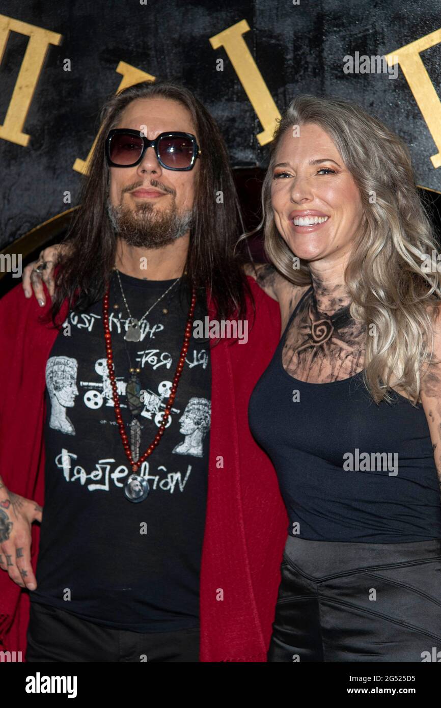 Beverly Hills, USA. 24. Juni 2021: Dave Navarro, PADHiA nehmen an Juliens '2:32 AM Projects and Vive Le Rock's upcoming DEGREES OF SEPARATION', Beverly Hills, CA am 24. Juni 2021 Teil.Quelle: Eugene Powers/Alamy Live News Stockfoto