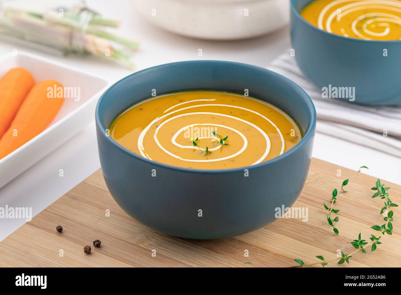 Cremige Karottensuppe Stockfoto