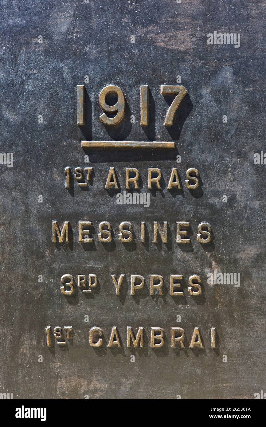 Gedenktafel an der Gedenkstätte für das Panzerkorps des Ersten Weltkriegs in Pozieres (Somme), Frankreich Stockfoto
