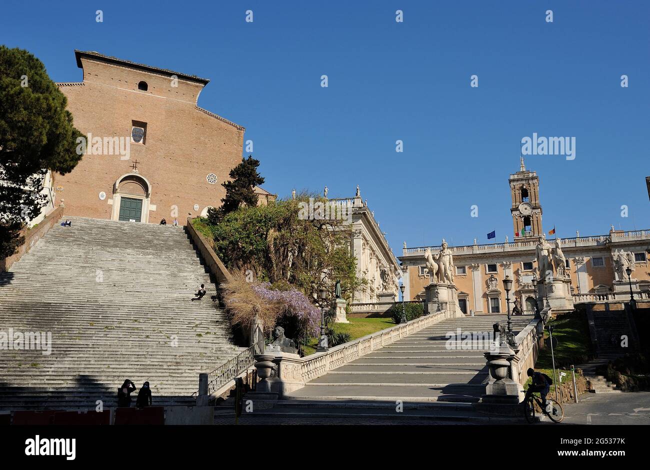 Italien, Rom, Kapitolshügel, Kirche Santa Maria in Ara Coeli und Campidoglio Stockfoto
