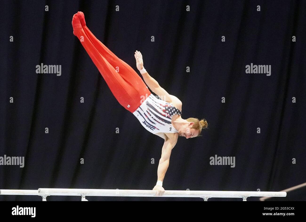 St. Louis, USA. 24. Juni 2021: Robert Neff tritt am 24. Juni 2021 am ersten Tag der olympischen Gymnastiktrials der Männer in den USA im The Dome im America's Center in St. Louis auf. Foto von Bill Greenblatt/UPI Credit: UPI/Alamy Live News Stockfoto