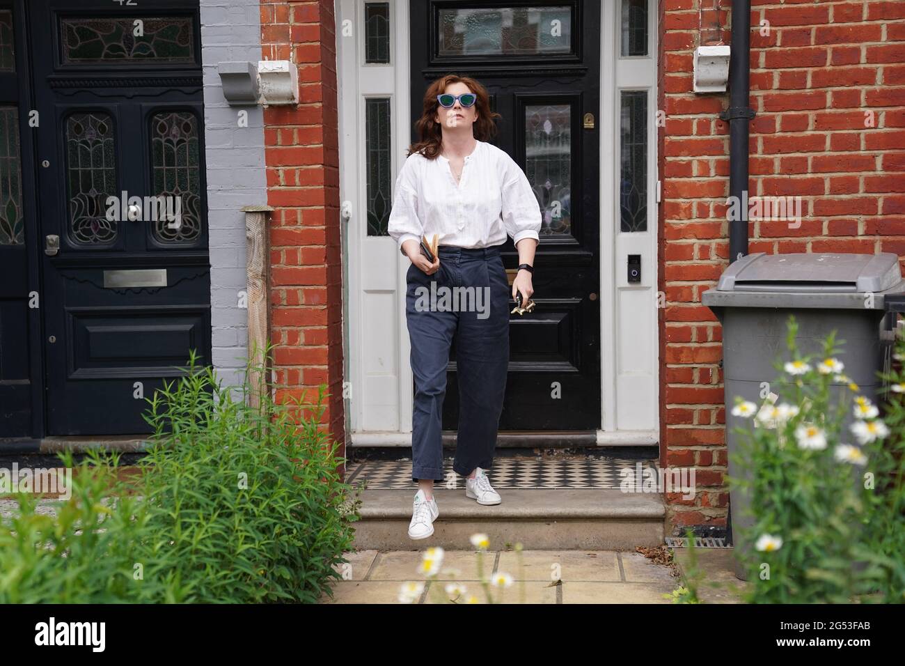 Martha Hancock verlässt ihr Haus im Nordwesten Londons. Hancock wurde