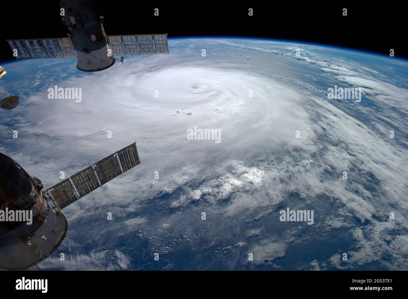 AN BORD DER INTERNATIONALEN RAUMSTATION - 16. Oktober 2014 - Dieses Bild des Haufens Gonzalo wurde von der Internationalen Raumstation von European aufgenommen Stockfoto