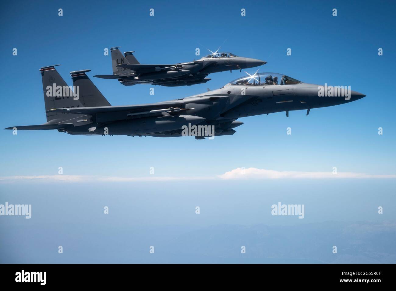 US Air Force F-15E Schlag Eagle-Kampfflugzeug mit dem 492. Jagdgeschwader während des Trainings Poseidons ragen am 7. Juni 2021 über der Ägäis. Stockfoto